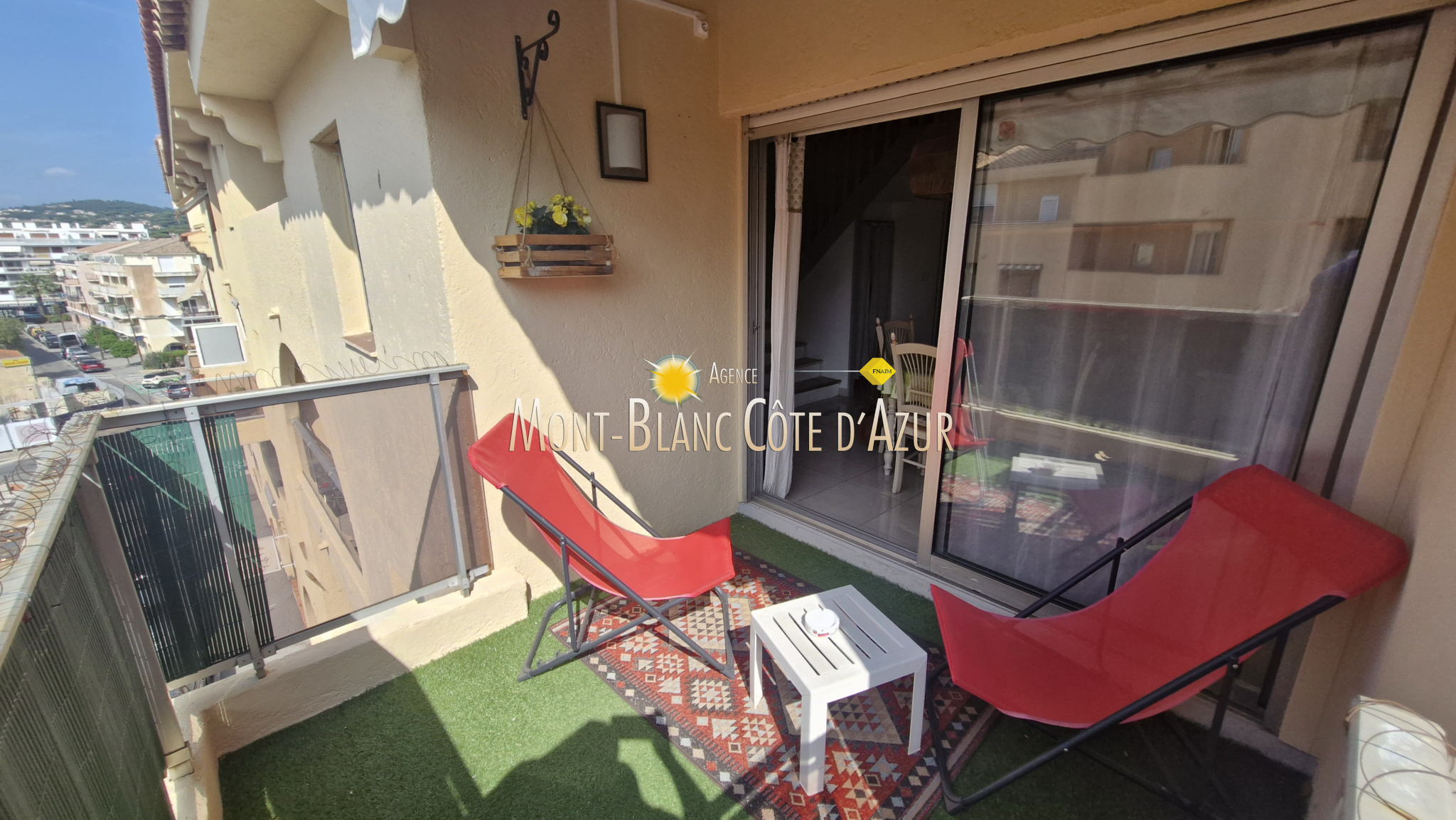 Agence immobilière de AGENCE MONT BLANC CÔTE D AZUR
